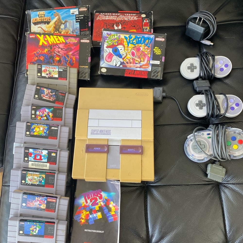 Nintendo Entertainment System Console with Controllers and Rare Games BUNDLE.